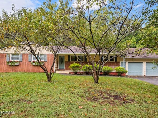 4721 W Sunset Rd , Knoxville, TN 37914