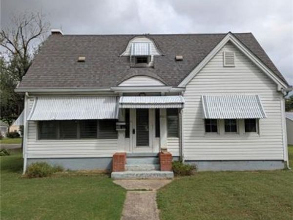 901 E Main Street , Steeleville, IL 62288