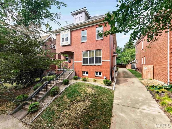 3843 Russell Boulevard, St Louis, MO 63110