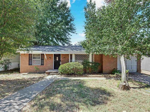 2011 Broken Arrow Dr. , North Little Rock, AR 72118