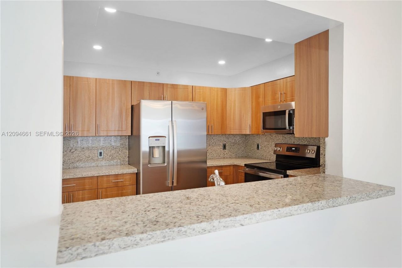 5101 Collins Ave, Unit 11H, Miami Beach, FL 33140 Photo
