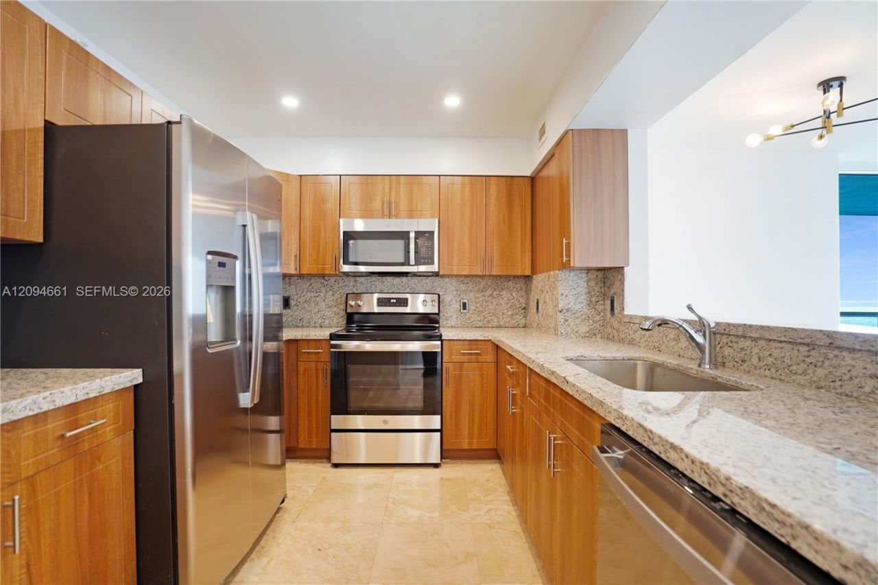 5101 Collins Ave, Unit 11H, Miami Beach, FL 33140 Photo
