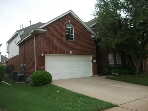 12721 Red Cedar Drive, Fort Worth, TX 76040