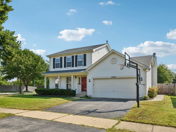 1931 Crossing Court , Naperville, IL 60540