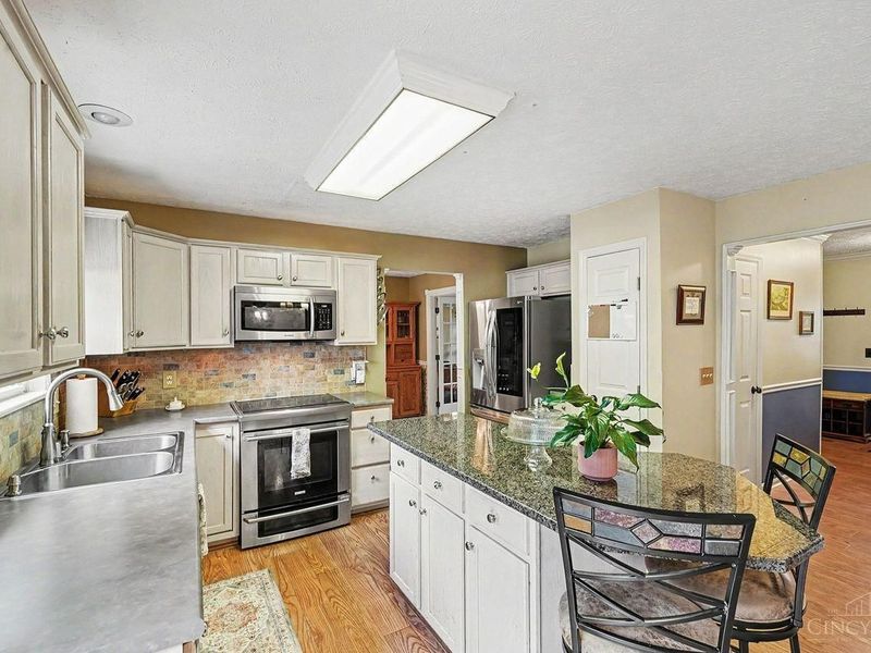 6357 Maple Grove, Hamilton Township, OH 45152 Photo 5