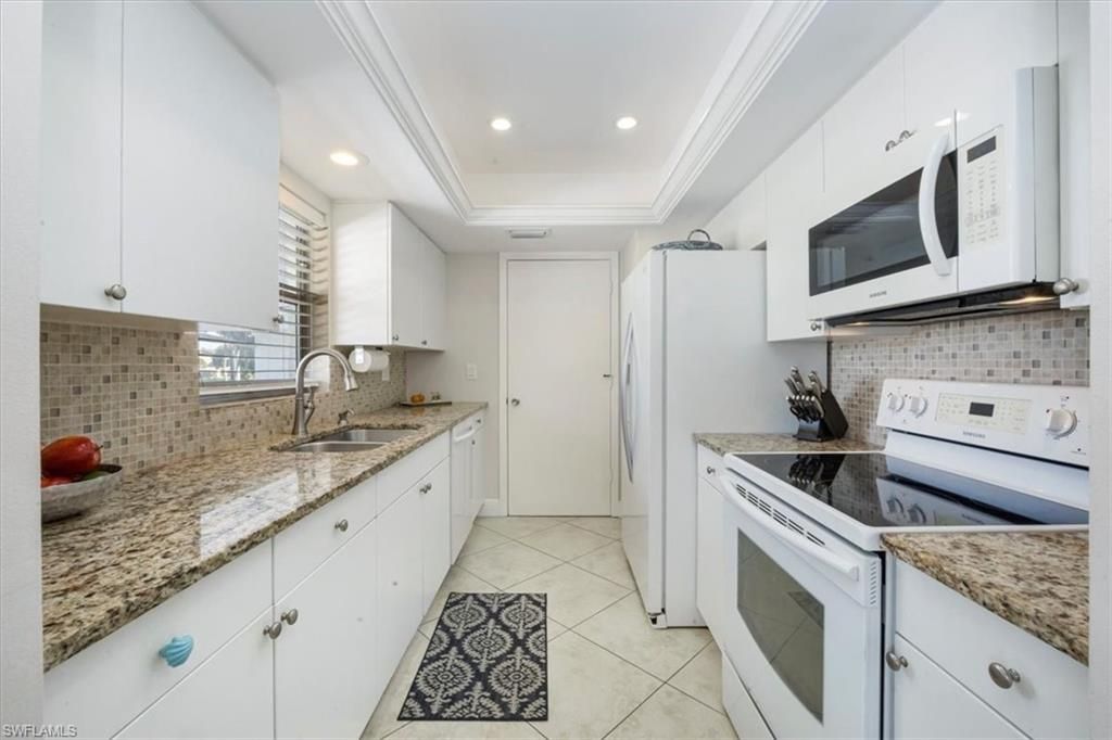 4126 Belair Ln, Unit B6, Naples, FL 34103 Photo