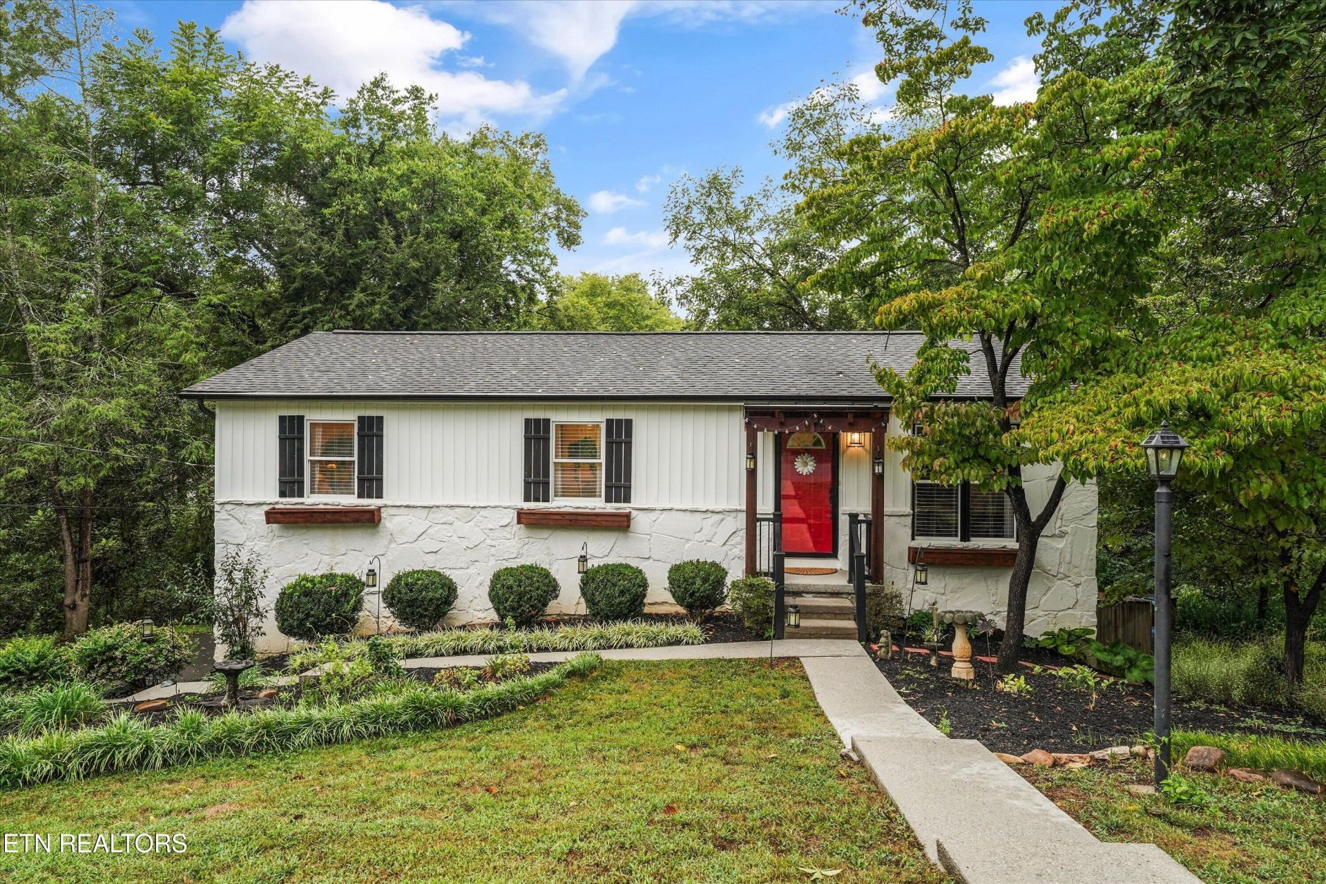 915 Danville Circle, Knoxville, TN 37923 Main Photo