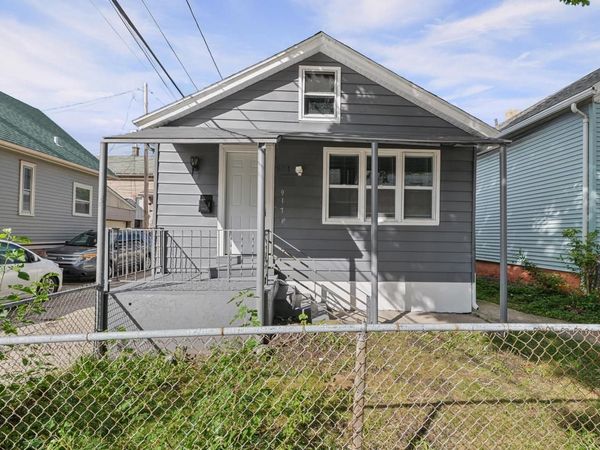 917 S 9th STREET, Milwaukee, WI 53204