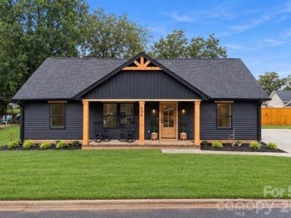 304 E Garden Street, Landis, NC 28088