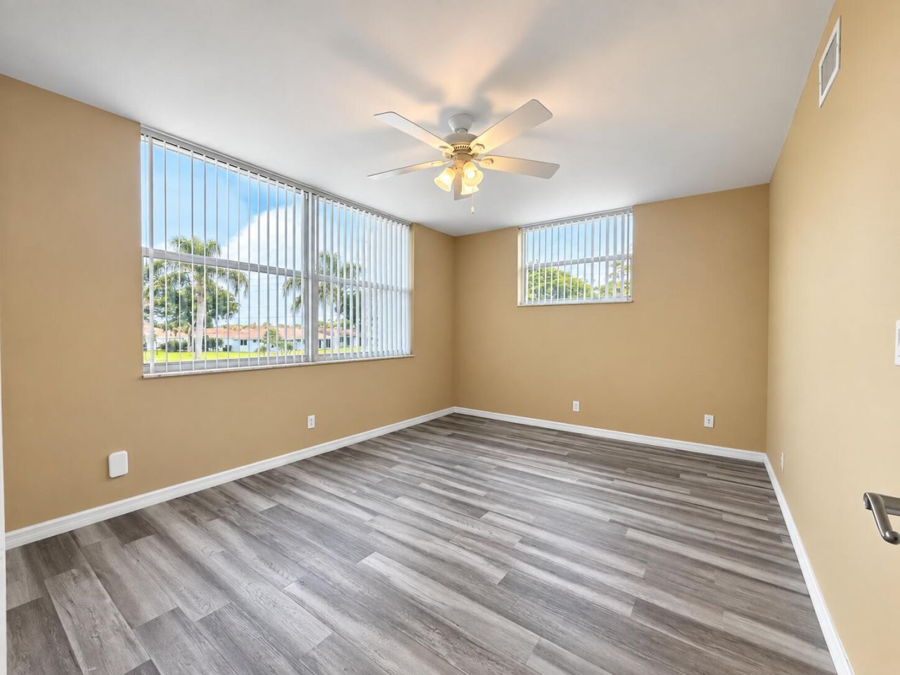 9 Willowbrook Lane, Unit 208, Delray Beach, FL 33446 Photo