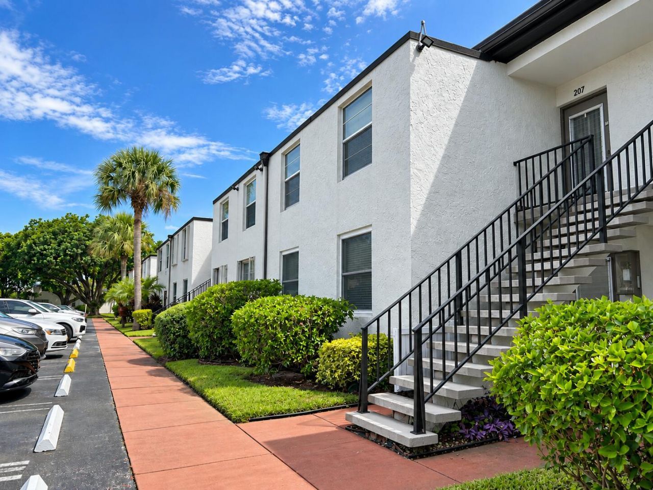 9 Willowbrook Lane, Unit 208, Delray Beach, FL 33446 Photo