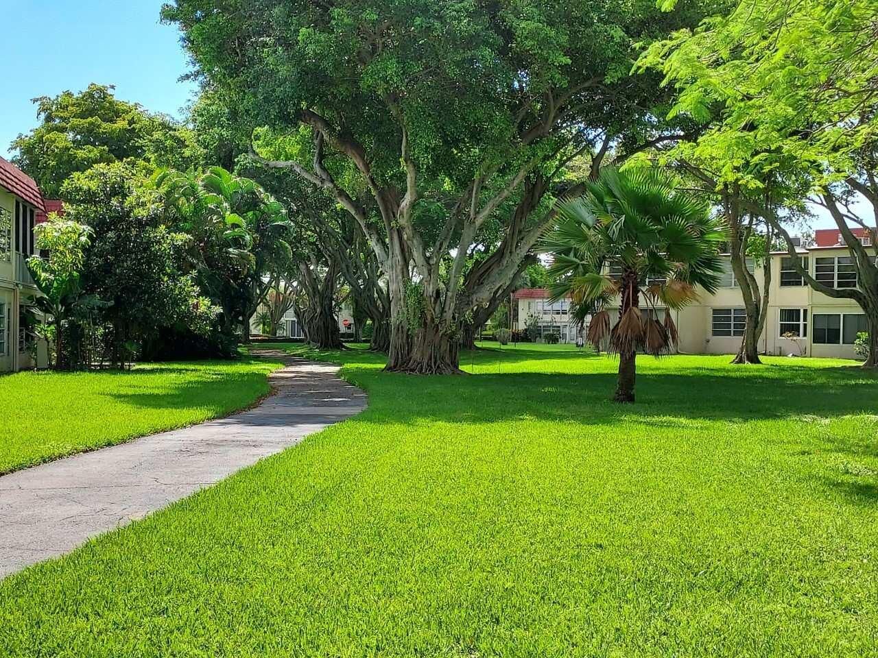 9 Willowbrook Lane, Unit 208, Delray Beach, FL 33446 Photo
