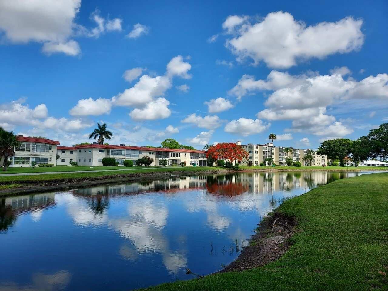 9 Willowbrook Lane, Unit 208, Delray Beach, FL 33446 Photo