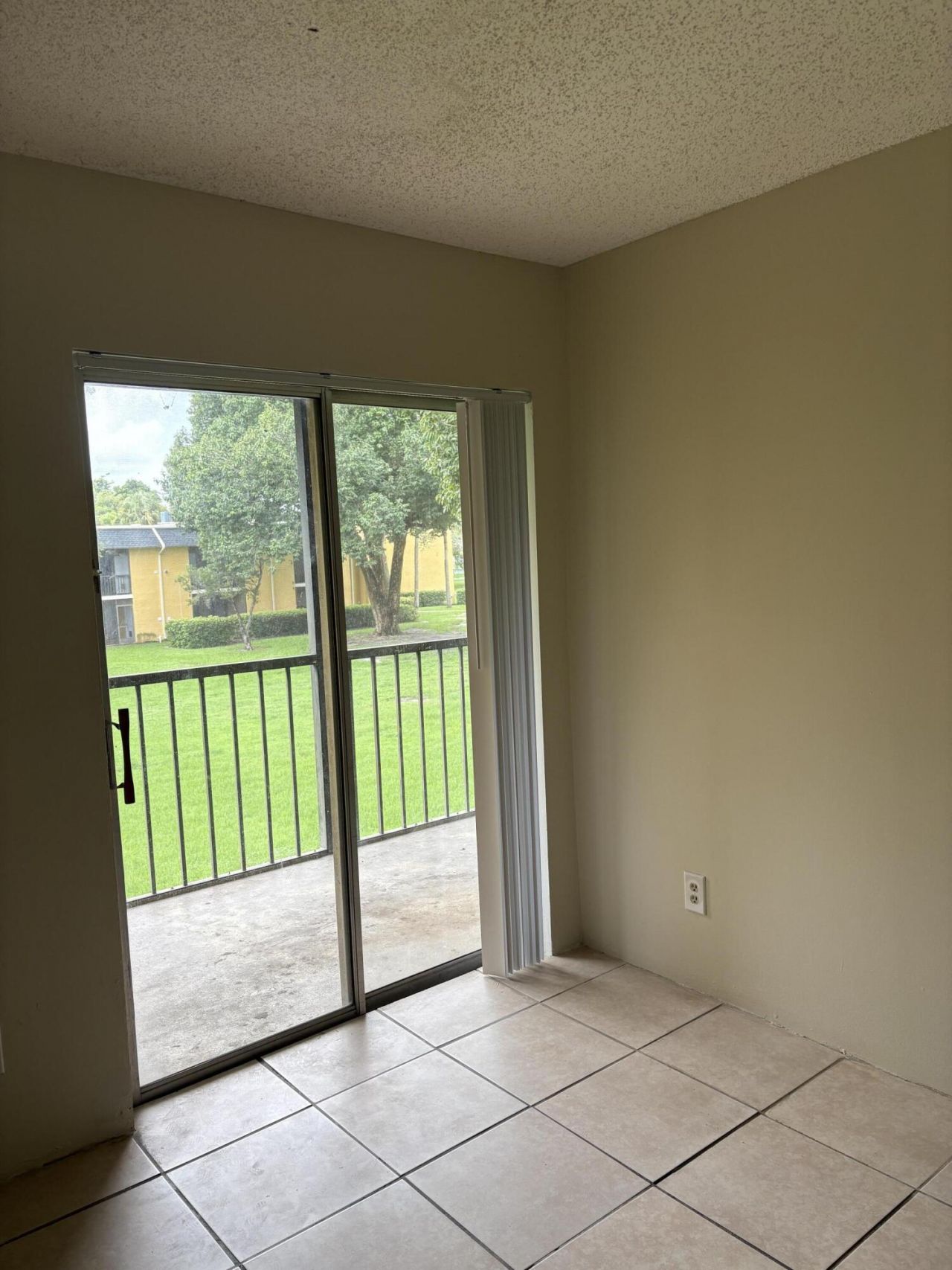 318 Meadows Circle, Boynton Beach, FL 33436 Photo
