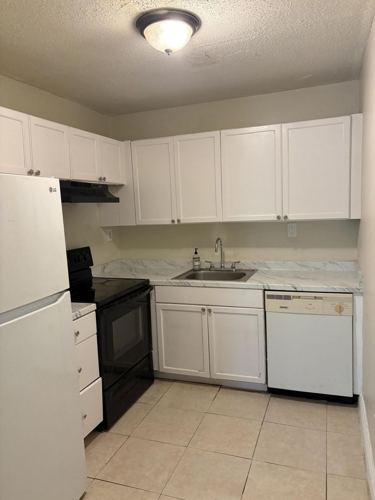 318 Meadows Circle, Boynton Beach, FL 33436 Photo