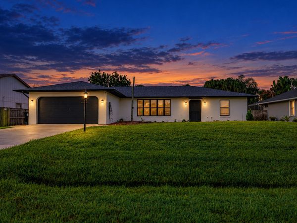 974 SE Brookedge Avenue, Port St. Lucie, FL 34983