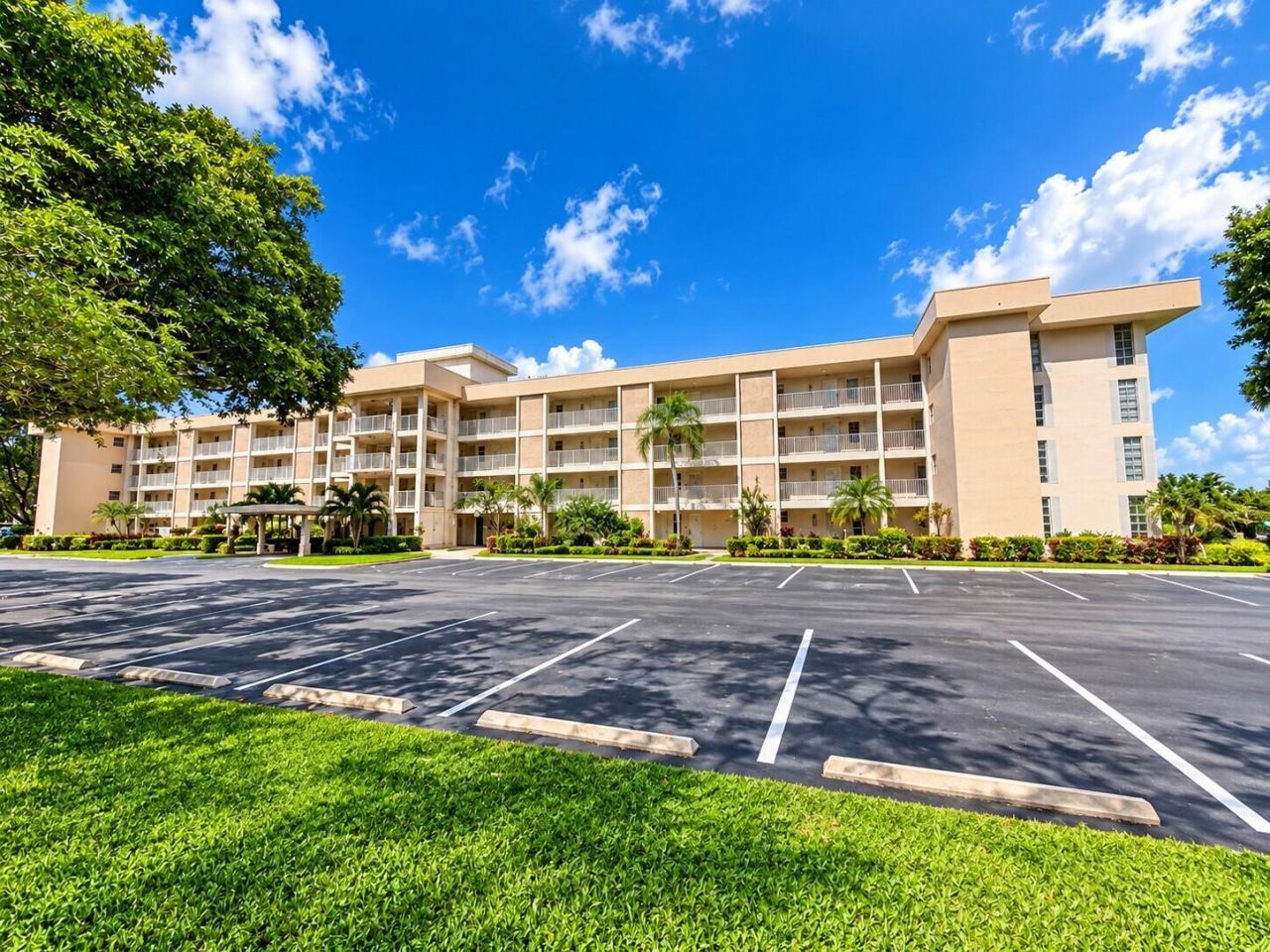2601 S Course Drive, Unit 104, Pompano Beach, FL 33069 Photo