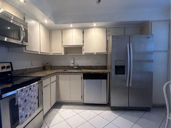 3970 OAKS CLUBHOUSE Drive, Unit 310, Pompano Beach, FL 33069