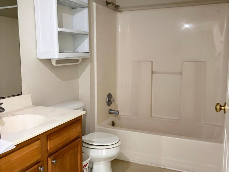 15 S Shafer Street, Unit 204, Athens, OH 45701 Photo 12