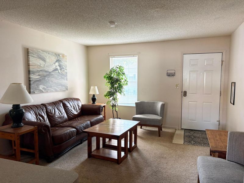15 S Shafer Street, Unit 204, Athens, OH 45701 Photo 2