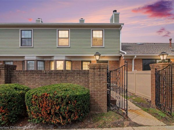 31117 Country Bluff , Farmington Hills, Mi 48331