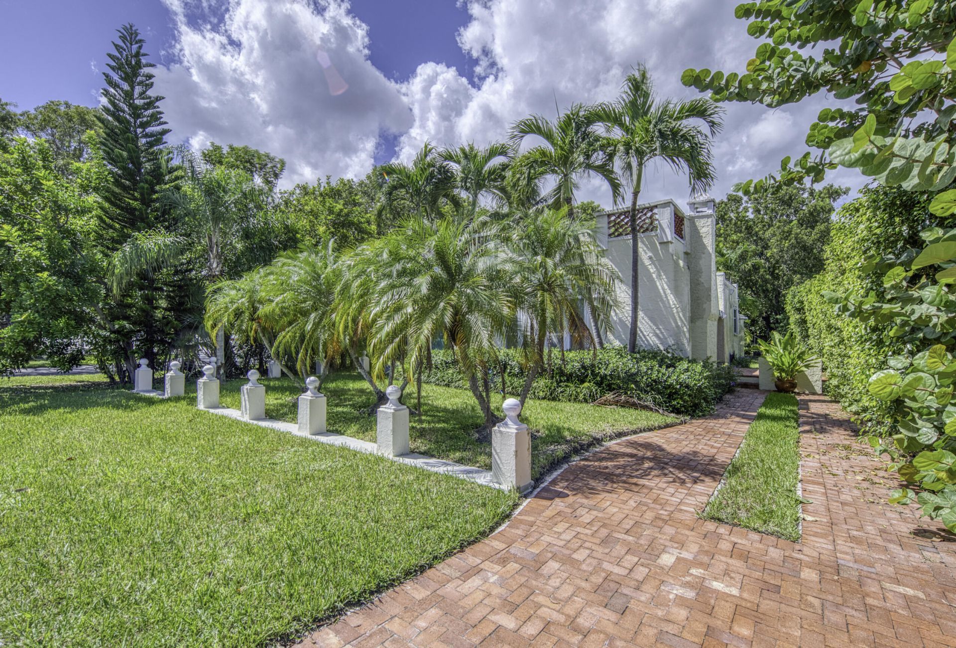 411 S Federal Highway, Lake Worth Beach, FL 33460 Photo