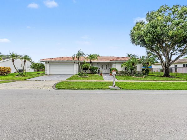 415 SAILBOAT Circle, Weston, FL 33326