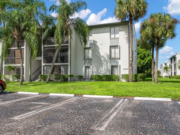 1009 GREEN PINE Boulevard, Unit F3, West Palm Beach, FL 33409