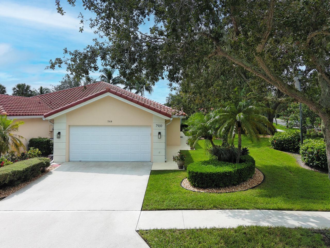 7910 Pine Island Way, West Palm Beach, FL 33411 Photo