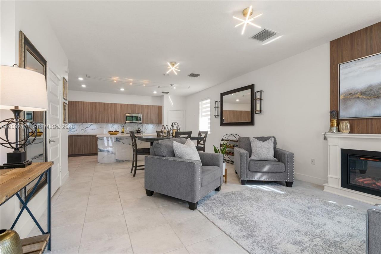 4809 NW 83rd Pkwy , Doral, FL 33166 Photo