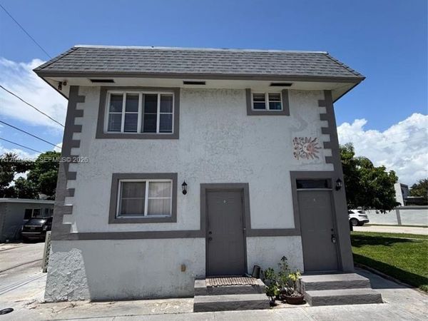 219 W Dixie Hwy, Unit B, Dania Beach, FL 33004