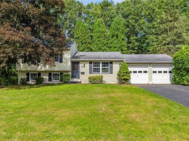 163 Peakview Drive , Henrietta, NY 14467
