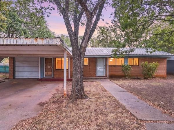 1204 W 4th Street , McGregor, TX 76657