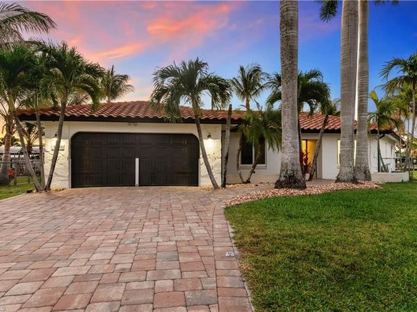 429 Cross ST , NORTH FORT MYERS, FL 33903