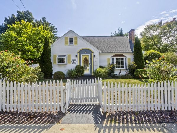 65 Beauchamp Terr., Chicopee, MA 01020