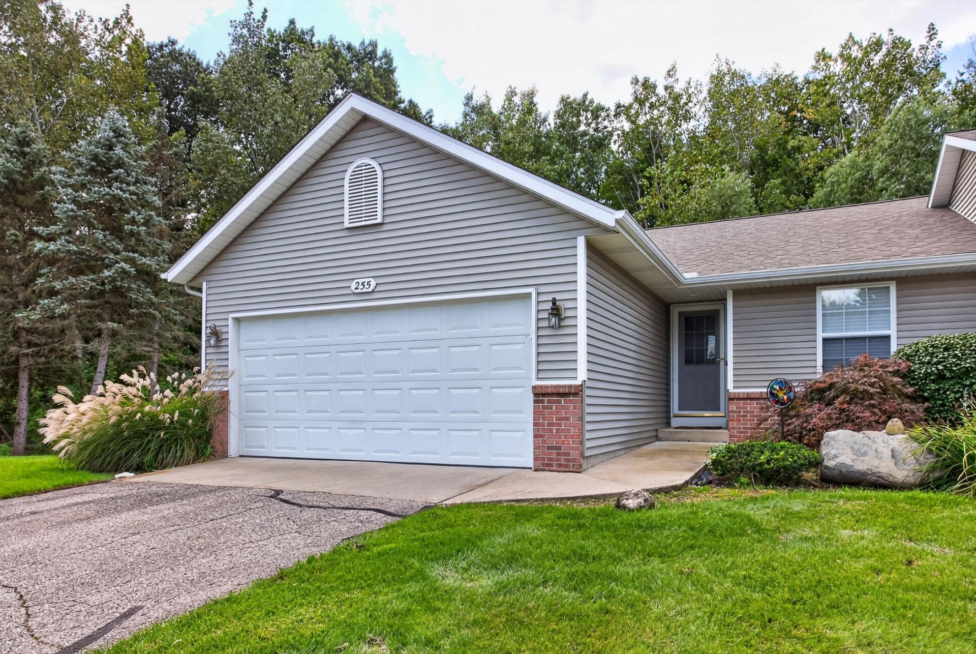 255 Timber Creek Circle Nw, Comstock Park, MI 49321 Main Photo