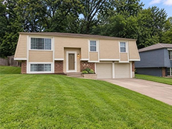 6442 NW 49th Street, Kansas City, MO 64151