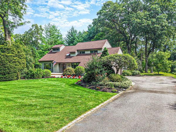 4 Kroft Court , Huntington, NY 11743