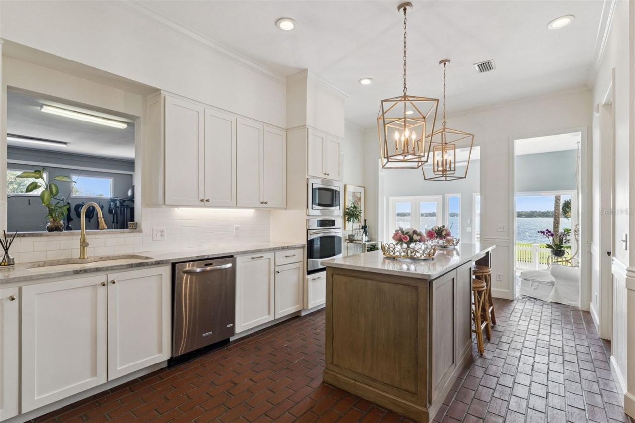 637 Lake Harbor Circle, Orlando, FL 32809 Photo