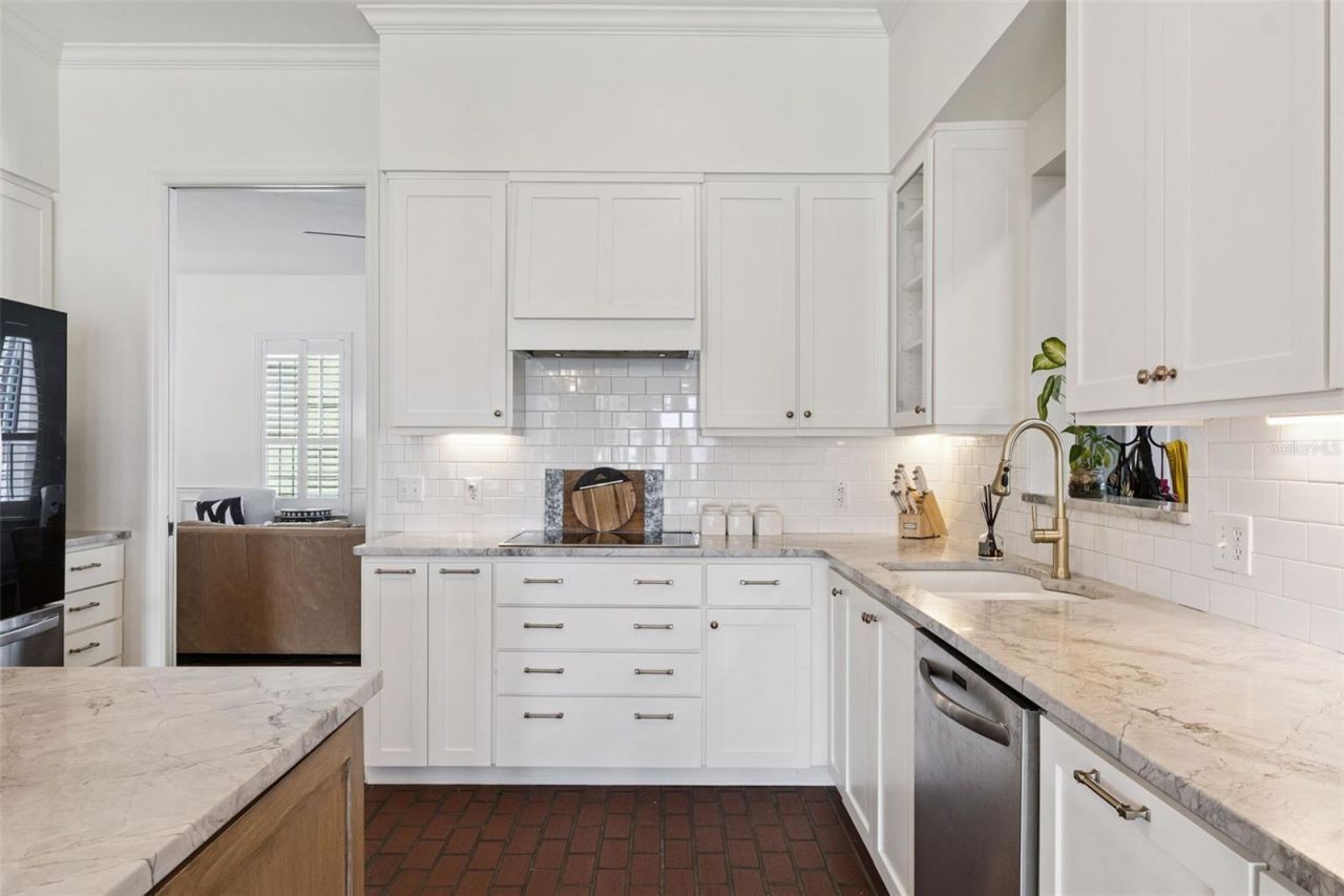 637 Lake Harbor Circle, Orlando, FL 32809 Photo