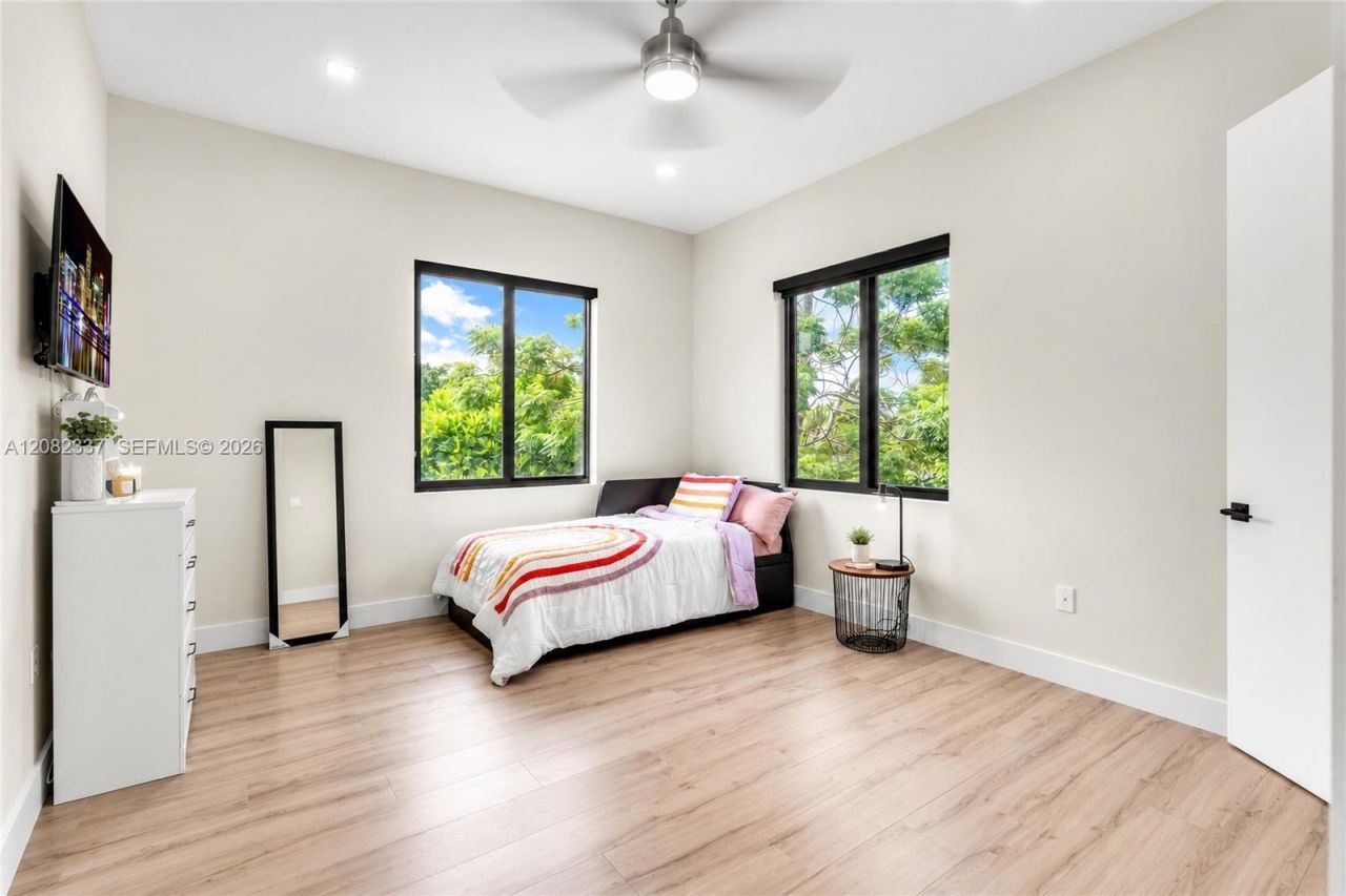 5759 SW 42nd St , Miami, FL 33155 Photo