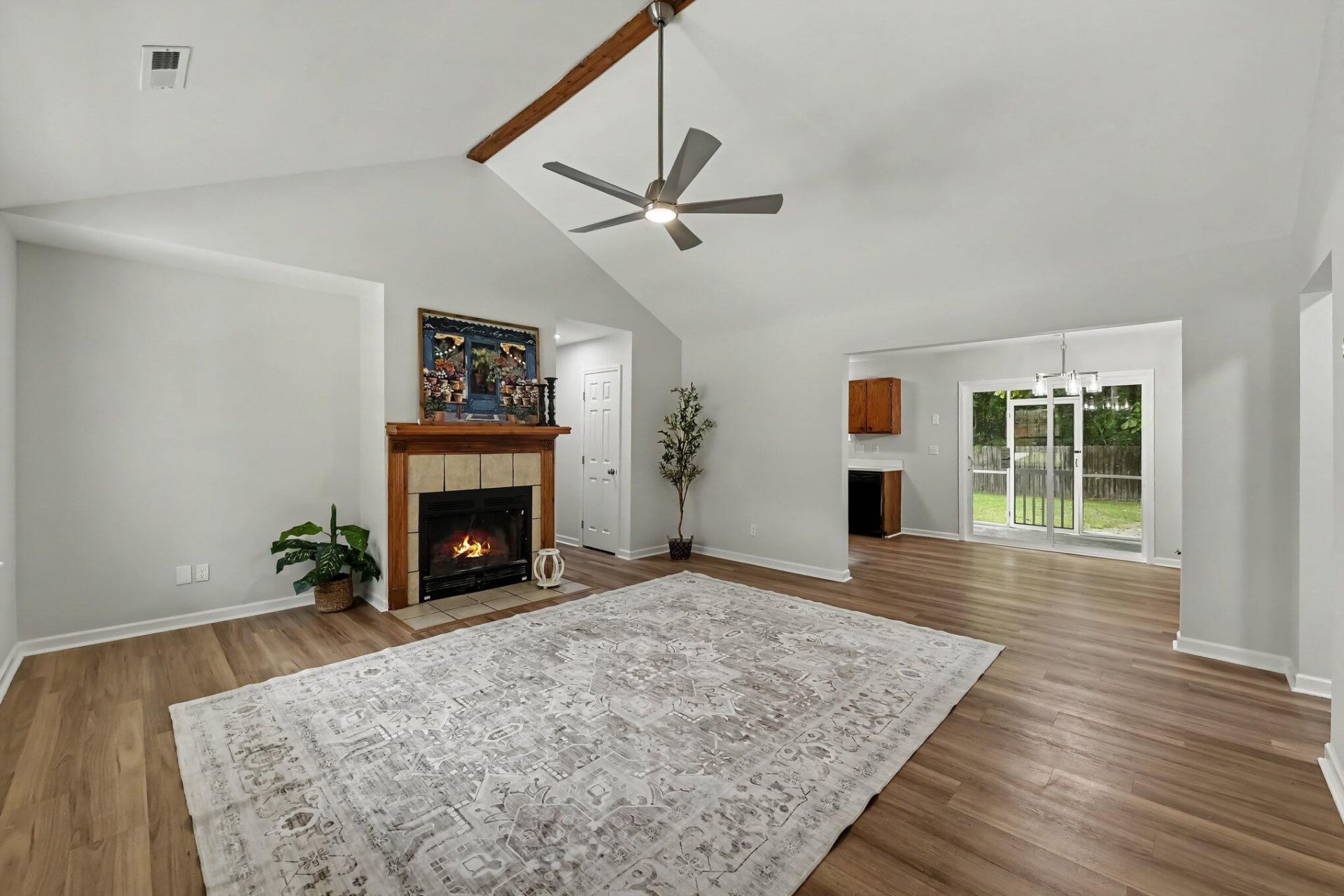 218 Beverly Drive Photo 8