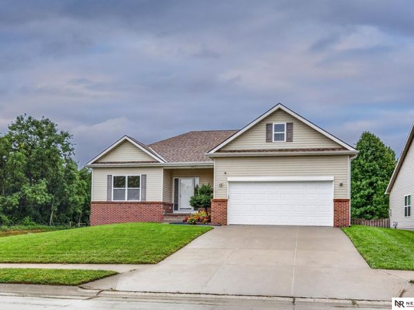 14601 Hartman Avenue, Omaha, NE 68116