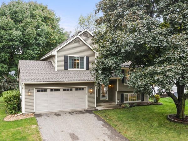 121 Fox Hollow Drive, Chanhassen, MN 55317
