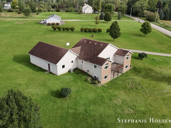 5169 SE Snow Avenue, Ada, MI 49301
