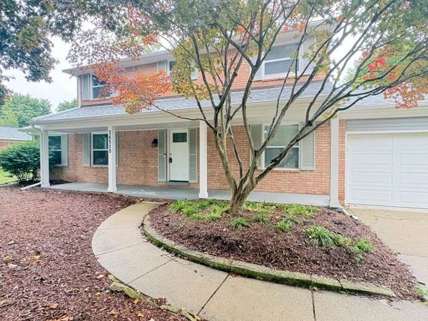 36515 Vicary Lane, Farmington, Mi 48335