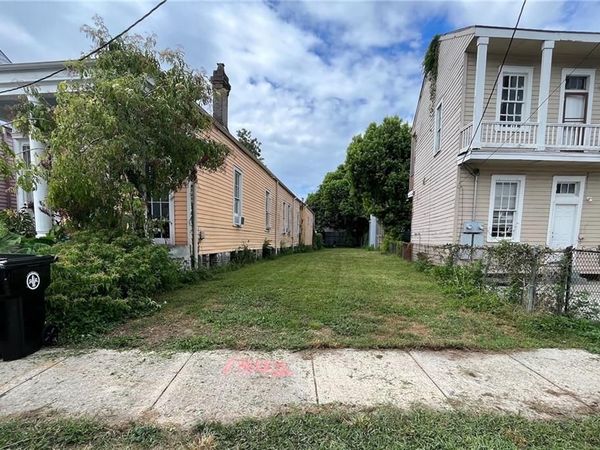 1342 KERLEREC Street , New Orleans, LA 70116