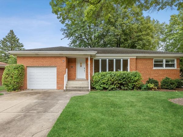 507 S Donald Avenue , Arlington Heights, IL 60004
