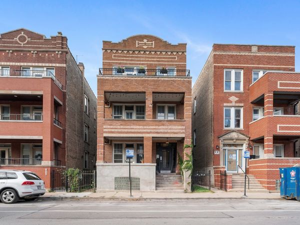 2548 W Augusta Avenue, Unit 2R, Chicago, IL 60622