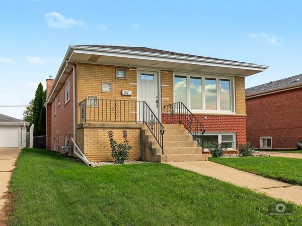 7925 Natchez Avenue, Burbank, IL 60459